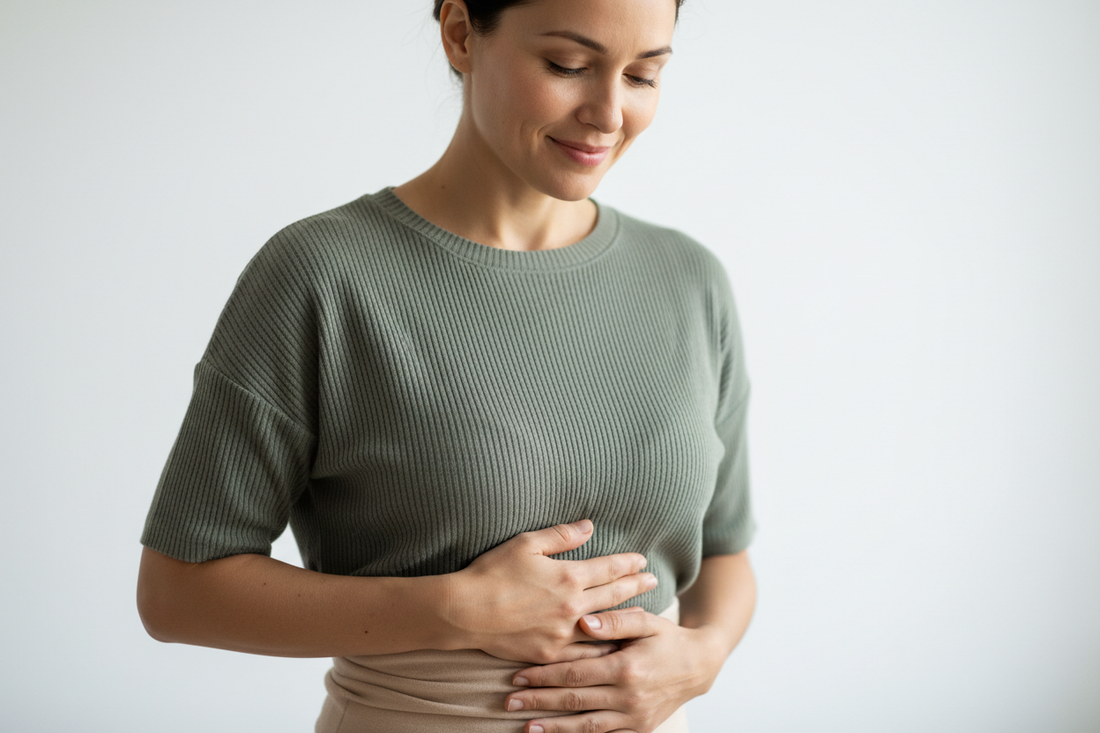 Femme soulagée de ses inconforts digestifs - flatulences et ballonnements - Theralica